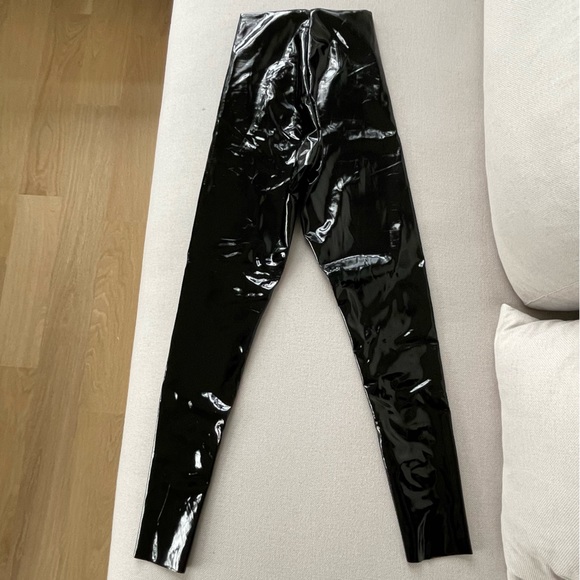 Commando Perfect Control Patent Leather Leggings in Black - Picture 6 of 7